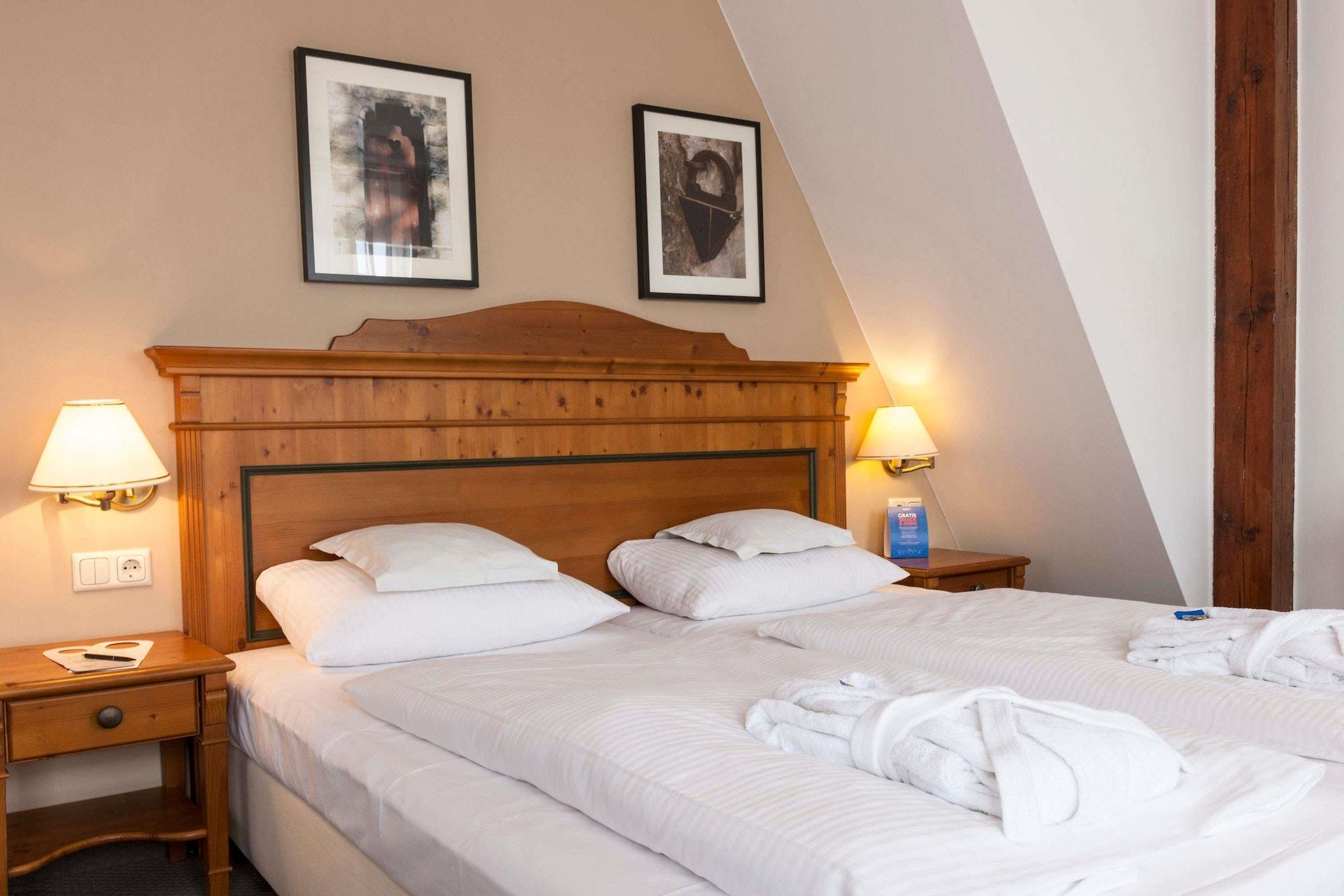 Wyndham Garden Quedlinburg Stadtschloss Экстерьер фото