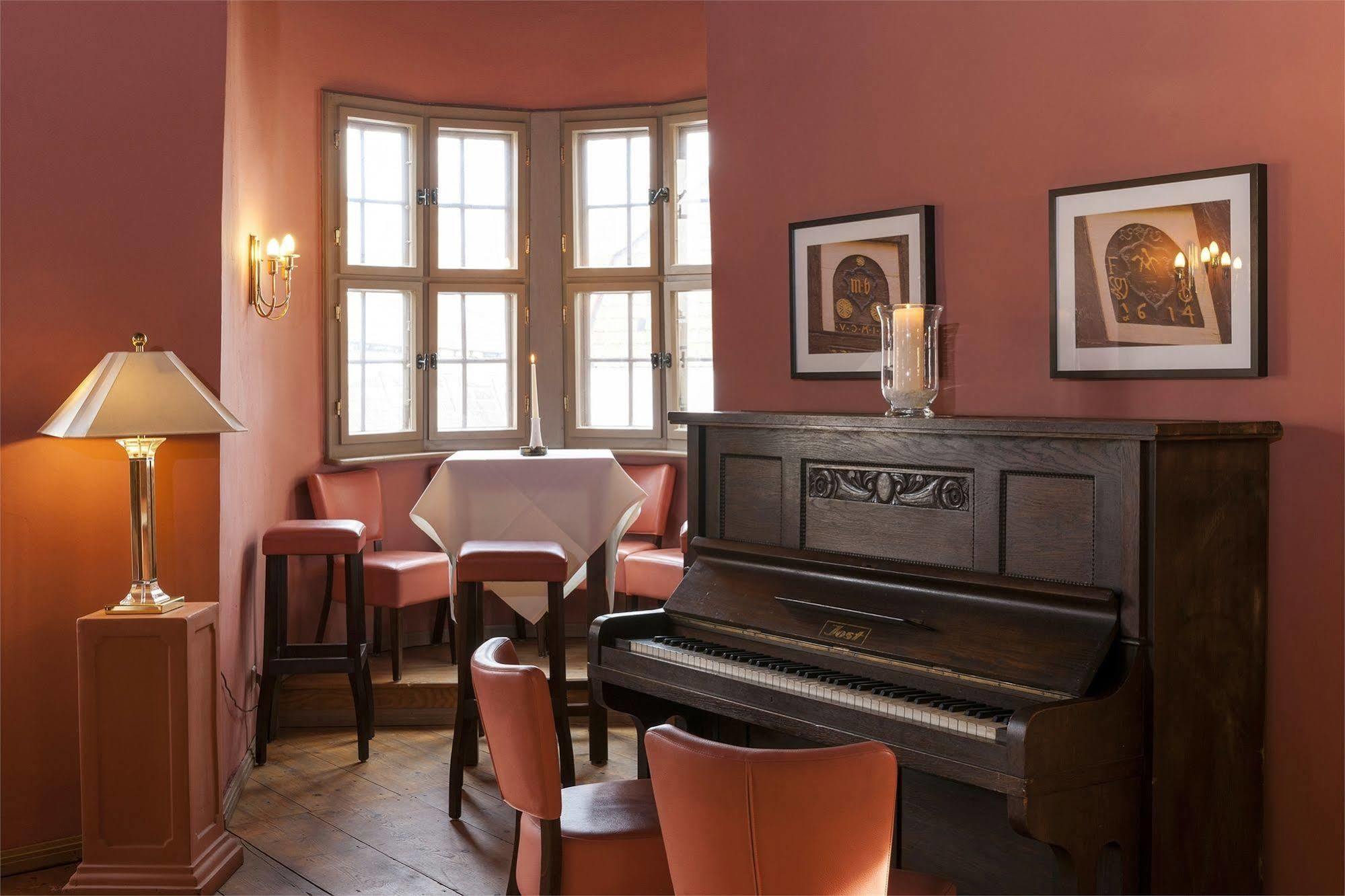 Wyndham Garden Quedlinburg Stadtschloss Экстерьер фото
